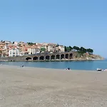 Detente Et Loisirs En Bord De Mer