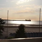 Le Bain De Mer