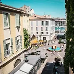 Vintage Vieux-Port Apartment