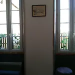 Sur Le Vieux Port, Centre De La Rochelle