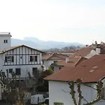 Les Camelias