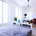 Grand Studio Au Pied Du Panier