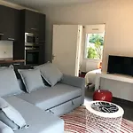 Superbe Deux Pieces Vue Mer Avec Jardin