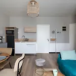 Joli T2, Gare, Intra-Muros & Plage A Proximite