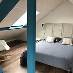 La Villa Des Sauterelles