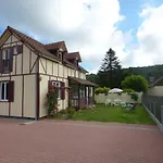 Gite Le Petit Chalet Avec Parking Gratuit