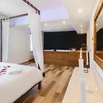 Suite Pointe Rouge Jacuzzi Spa