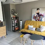 Appartement T2 Refait A Neuf, Piscine