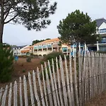 Port De Bourgenay Batiment Fregate