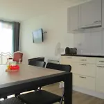 Appartement En Bord De Mer Avec Piscine
