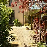 Le Petit Valhalla