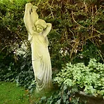 Le Petit Valhalla
