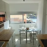 Collioure - Modern Beachside Apartment Joey