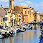 Le Petit Martegal Appartement Spacieux En Centre Ville Et Proche De La Plage