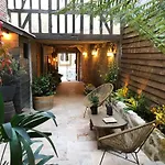 Le Patio / Les Suites Romantiques Du Grenier A Sel