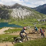 Le Rond Point Des Pistes
