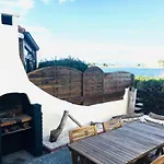 Maisonnette Au Bord De L'Eau