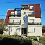 Appartement Pour 4 Personnes Face A La Plage De La Graviere- Residence San Michele