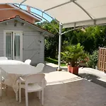 Comfortable House With Garden In Central Beach Location
