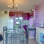 T 2 Tout Confort Avec Terrasse Vue Mer Et Montagne.