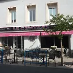 Le Central Hotel Bar Restaurant