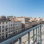 Charming And Bright Apartment In The Old Port