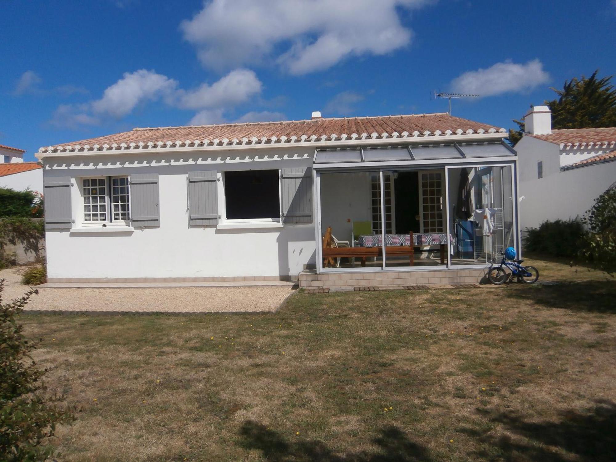 Holiday home Maison Spacieuse A Noirmoutier, 7 Pers., Proche Plage, Jardin, Parking - Fr-1-823-61