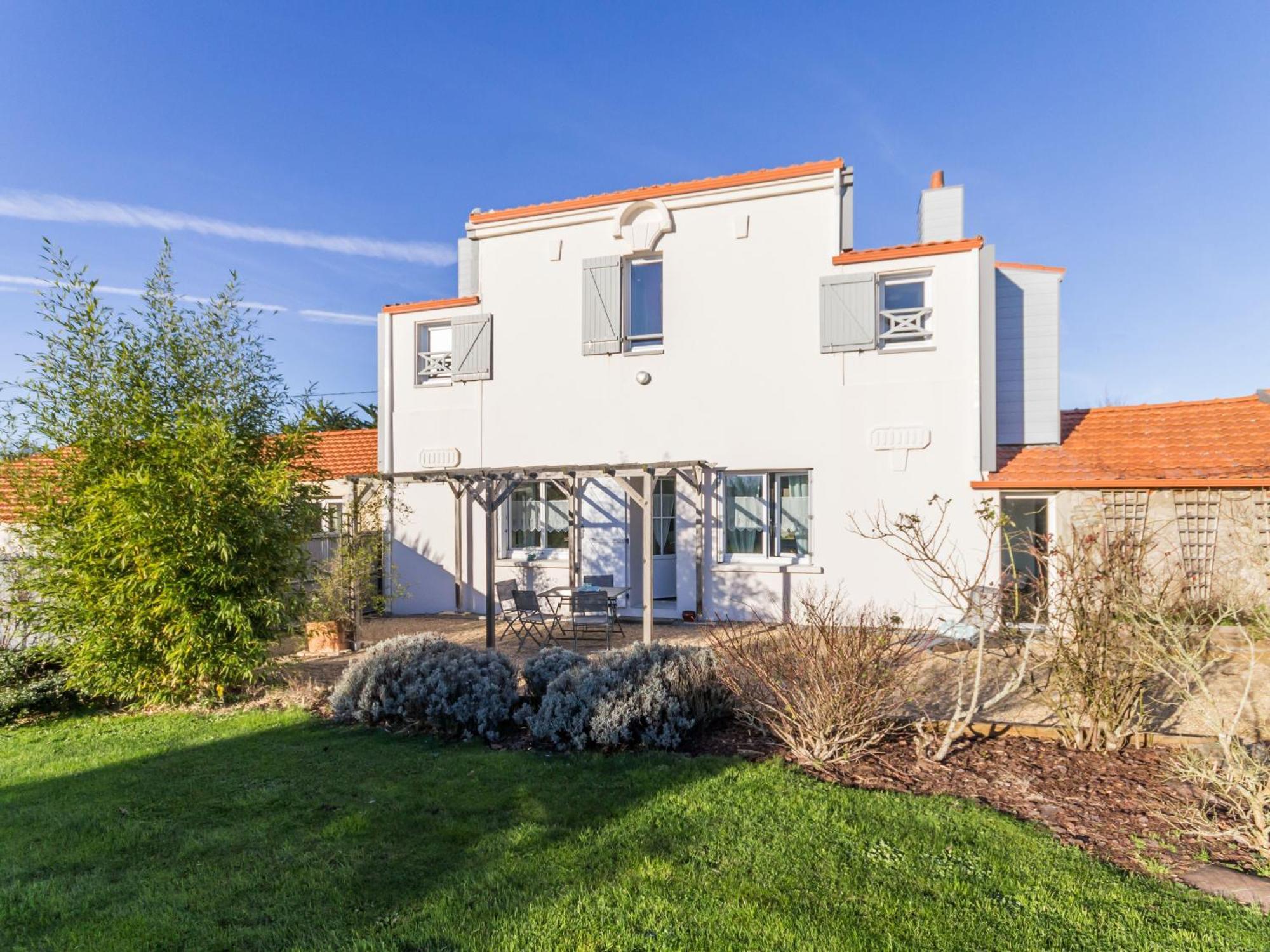 Holiday home Paisible Proche De La Avec Jardin, Wifi, Et Equipements Bebe - Fr-1-306-1037 *
